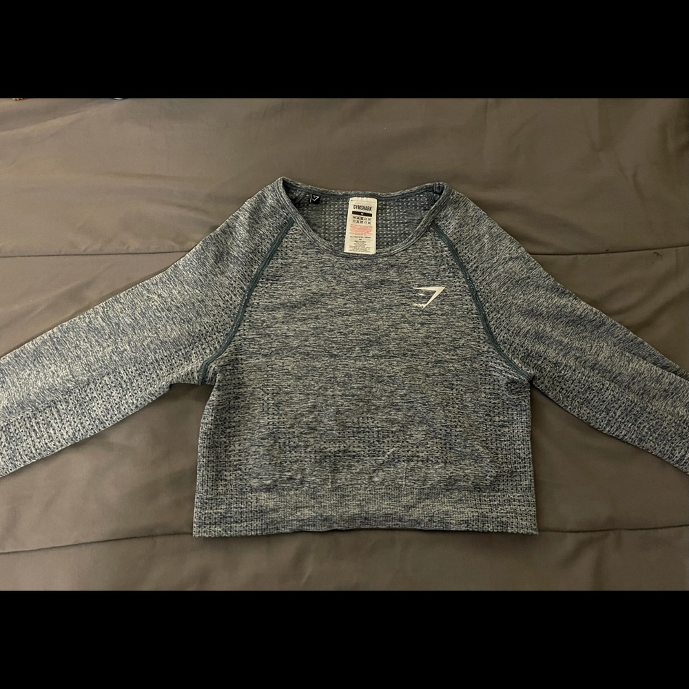 Crop top leg sleeve Gymshark shirt